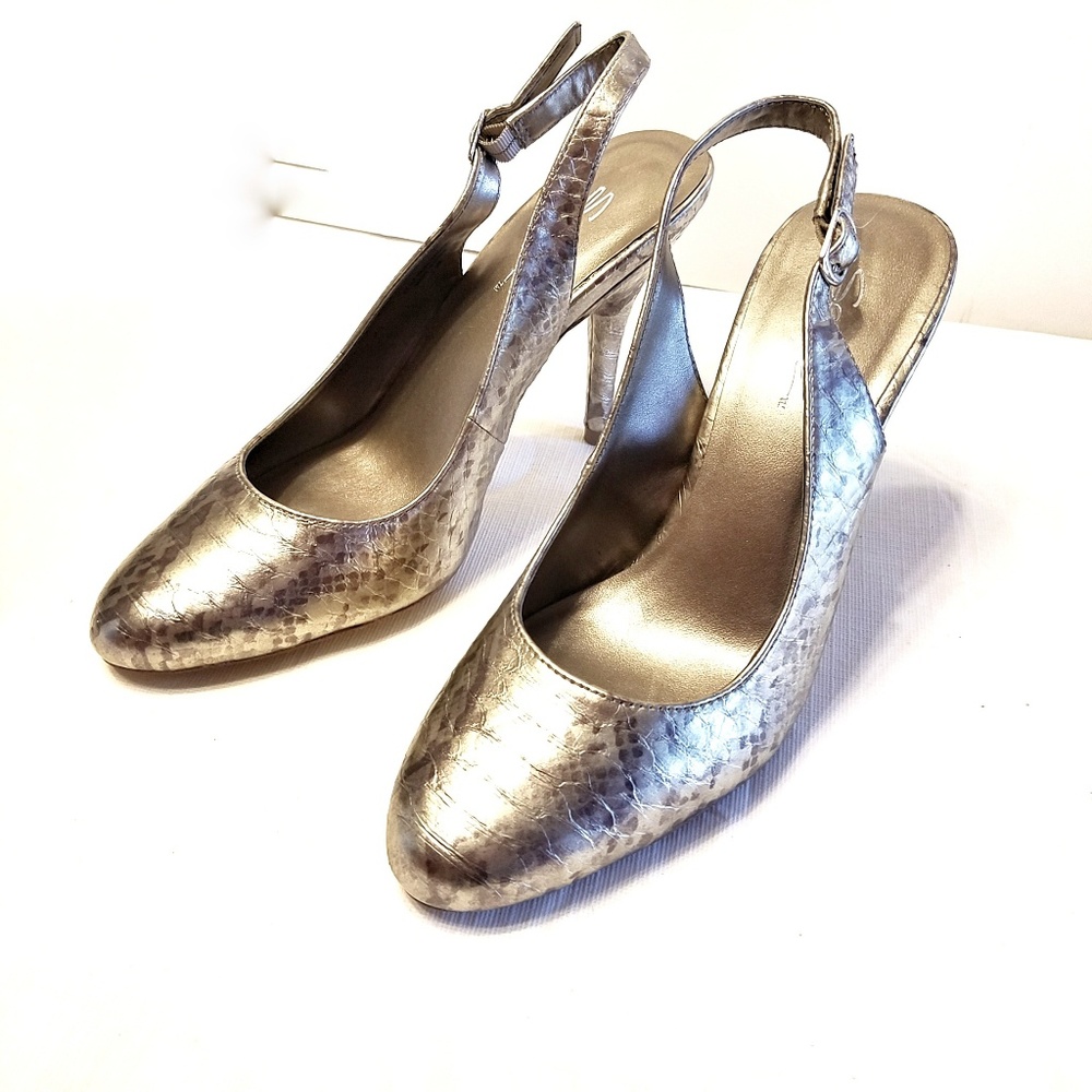 Solanz Sabrina Metallic Sling Snake print Sz 7.5 - Picture 2 of 6